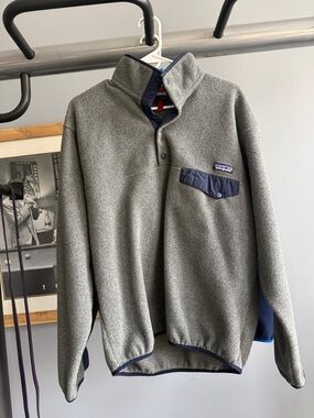 Patagonia Synchilla Gray Fleece Snap-T Pullover with Navy Trim